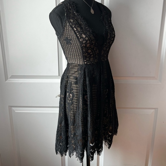 Banjul Mini Dress - Picture 2 of 6